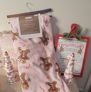 Pink gingerbread throw bundle
